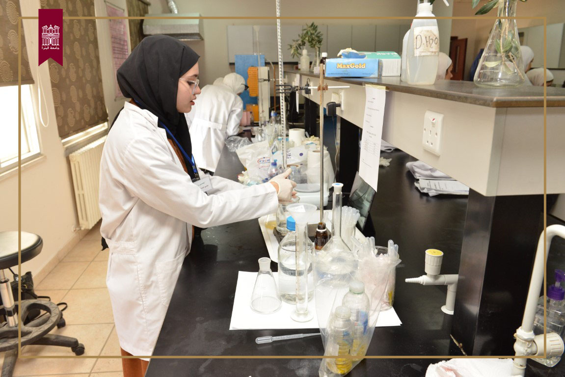 /Ar/News/PublishingImages/كلية-الصيدلة-في-جامعة-البترا-فعالية-جودة-زيت-الزيتون-5.jpg