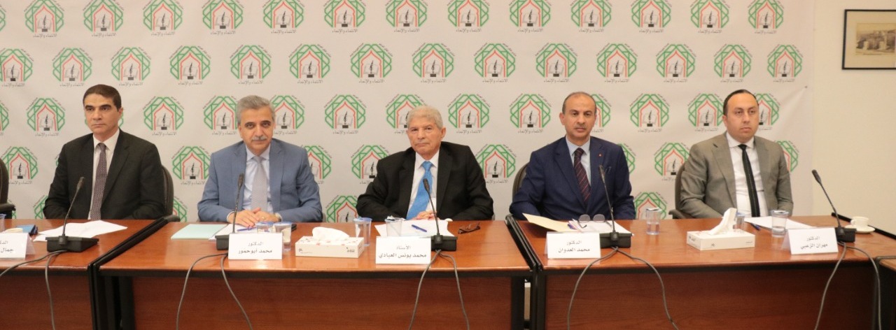 الزعبي من جامعة البترا يحاضر عن الجيش العربي ووثائق الاستقلال في منتدى الفكر العربي