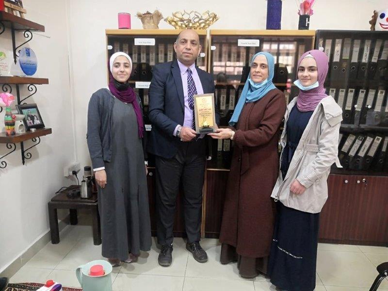 بحث علمي لطلبة من مدرسة الحصاد التربوي بالتعاون مع جامعة البترا يحصد جوائز محلية وعالمية