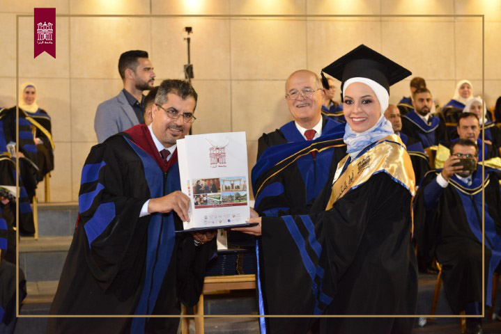 /Ar/News/PublishingImages/جامعة%20البترا%20تخرج%20طلبة%20الفصل%20الصيفي%20للعام%20الجامعي%202021-2022-31.JPG