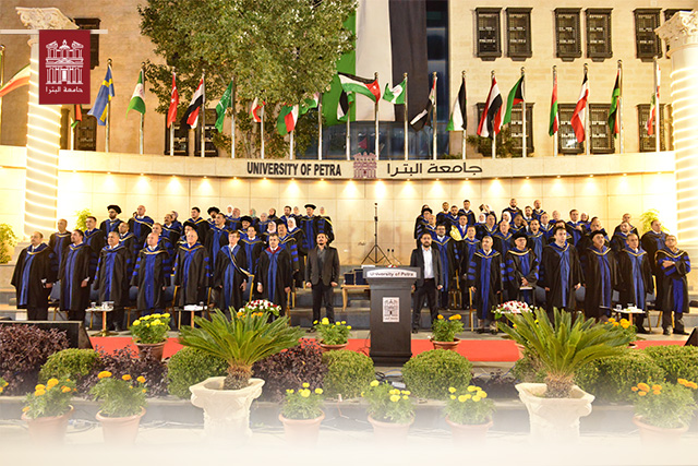 /Ar/News/PublishingImages/جامعة%20البترا%20تعلن%20موعد%20حفل%20تخريج%20طلبة%20الفصل%20الصيفي%20للعام%20الجامعي%2020222021%201.jp
