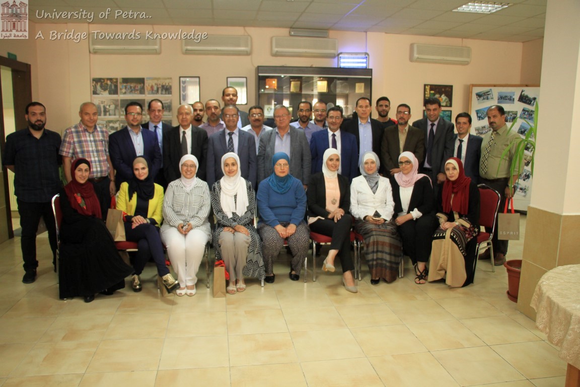 جامعة البترا تكرم أسرة كلية تكنولوجيا المعلومات وطلبتها لحصولهم على الاعتماد الأمريكي