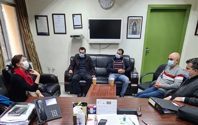 جامعة البترا والملحقية الفرنسية تبحثان سبل التعاون