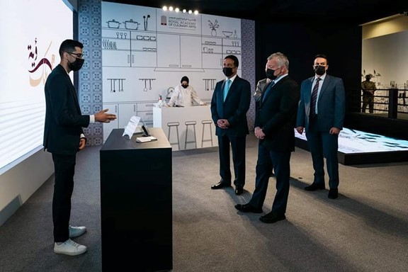 حاضنة الأعمال في جامعة البترا تحتفي بإدراج شركة 