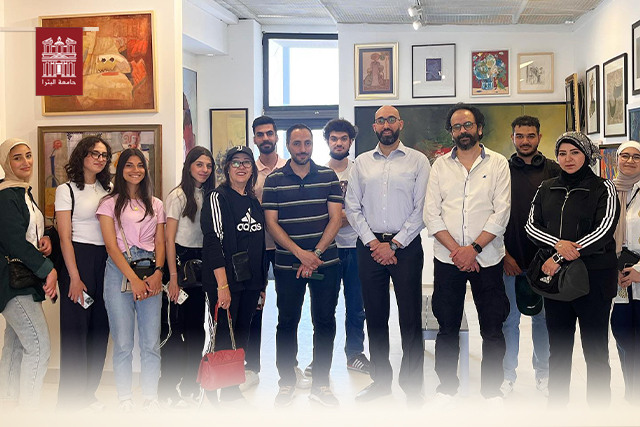 طلبة كلية العمارة والتصميم في جامعة البترا يزورون متحف (هندية للفنون)