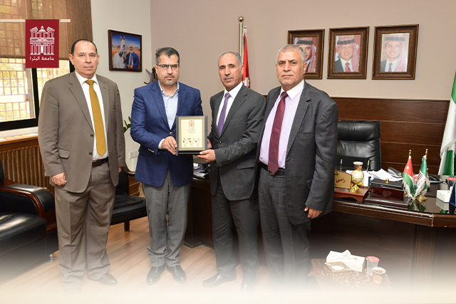 طلبة مادة القضاء الإداري في كلية الحقوق يلتقون برئيس المحكمة الإداريّة الأردنية
