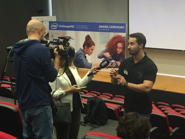 فوز فريق أردني من جامعة البترا في مسابقة انتل Intel العالمية في بيروت