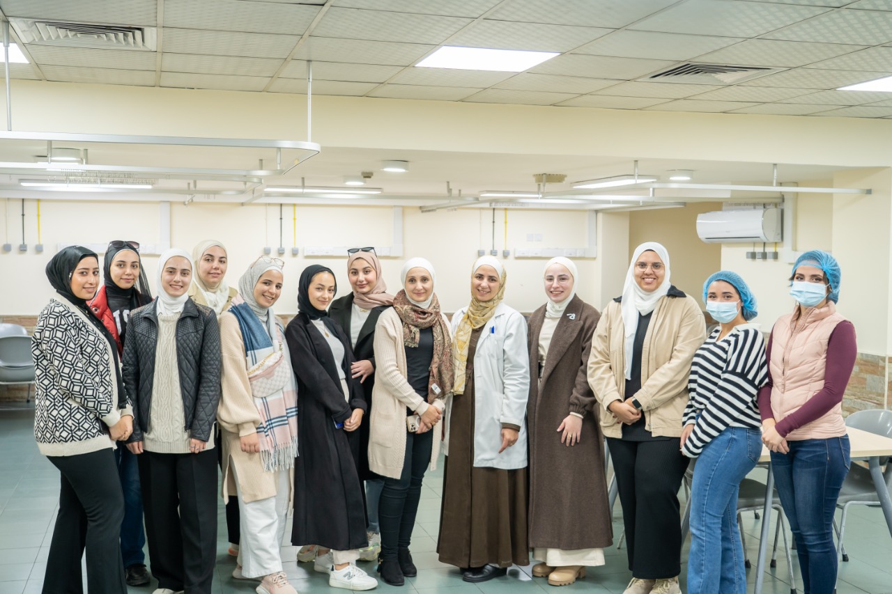 قسم التّغذية في جامعة البترا يزور مستشفى الإسراء