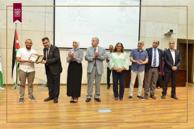 /Ar/News/PublishingImages/كلية%20الآداب%20والعلوم%20بجامعة%20البترا%20تكرّم%20متفوقيها%20والطلبة%20الفائزين%20بمسابقة%20القصة%20