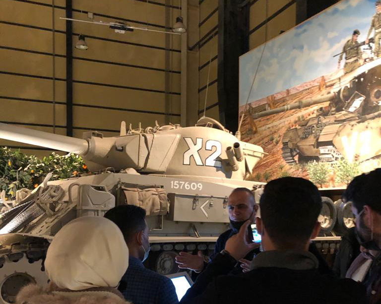 /Ar/News/PublishingImages/وفد من طلبةجامعة البترا كلية الإعلام يزورون متحف الدبابات الملكي.jpg