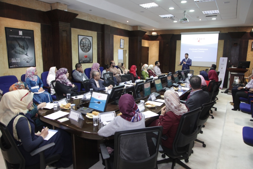 جامعة البترا تستضيف ورشة عمل حول قواعد البيانات لمدراء المكتبات في الجامعات الأردنية 6.jpg