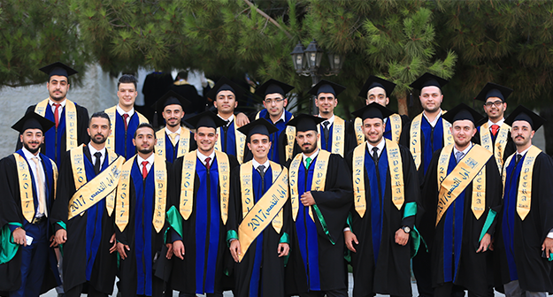 إبقى على تواصل مع جامعتك من خلال بوابة الخريجين الإلكترونية